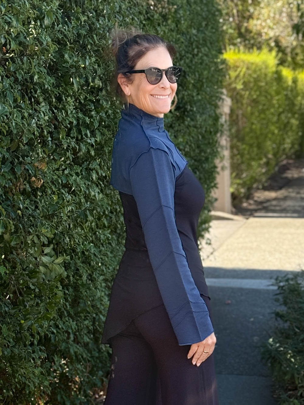 caraucci women's bamboo cotton fleece navy blue bolero jacket with raised stitch detailing #color_navy