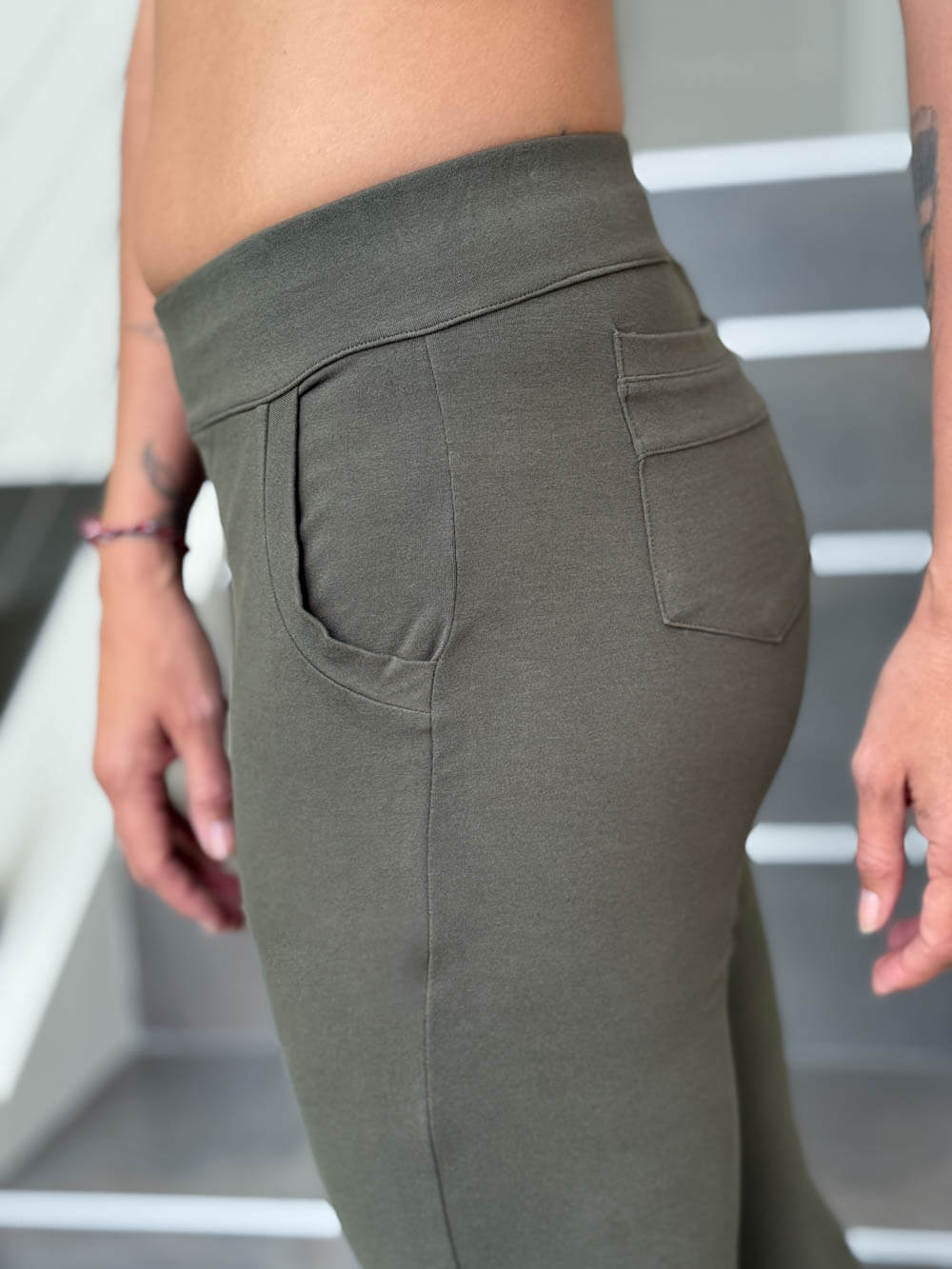 caraucci bamboo forest green flare-leg pants with two front and back pockets #color_forest