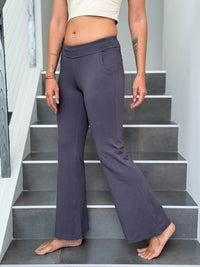 caraucci bamboo gray flare-leg pants with two front and back pockets #color_steel