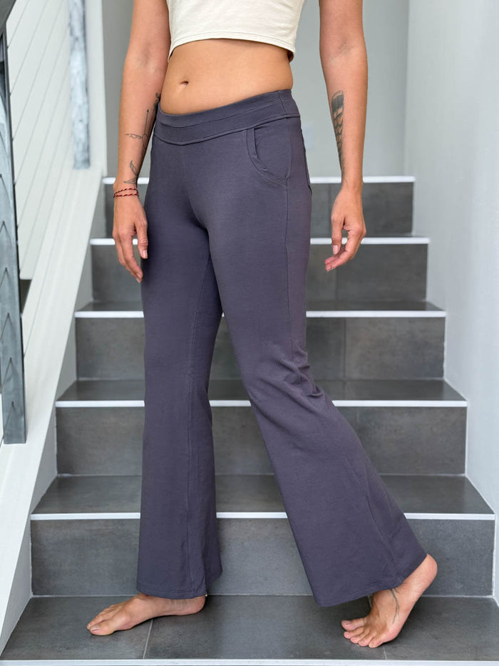 caraucci bamboo gray flare-leg pants with two front and back pockets #color_steel