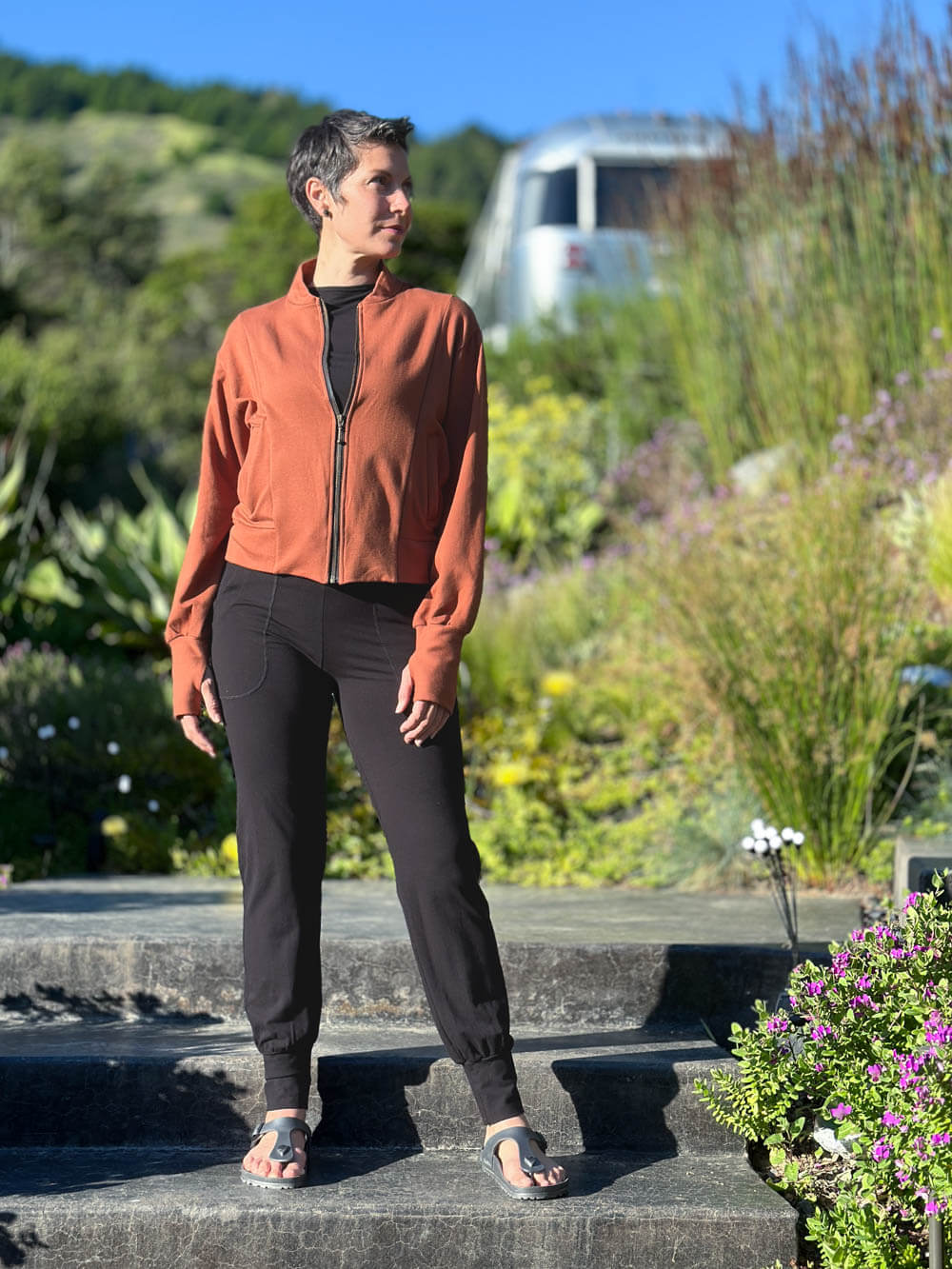 women's bamboo spandex black jogger pants with two front pockets #color_black