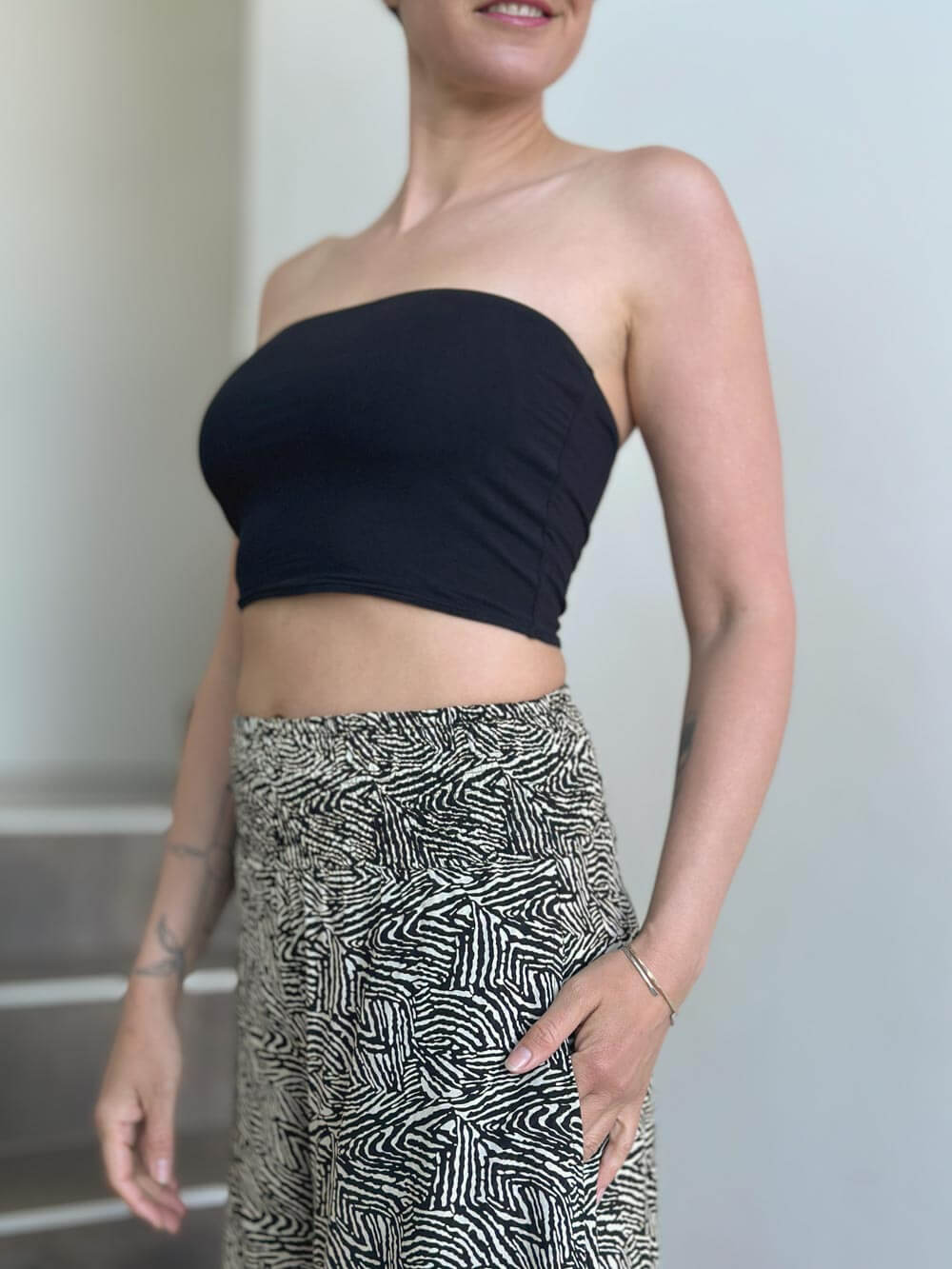 caraucci stretch jersey reversible black tube top #color_black