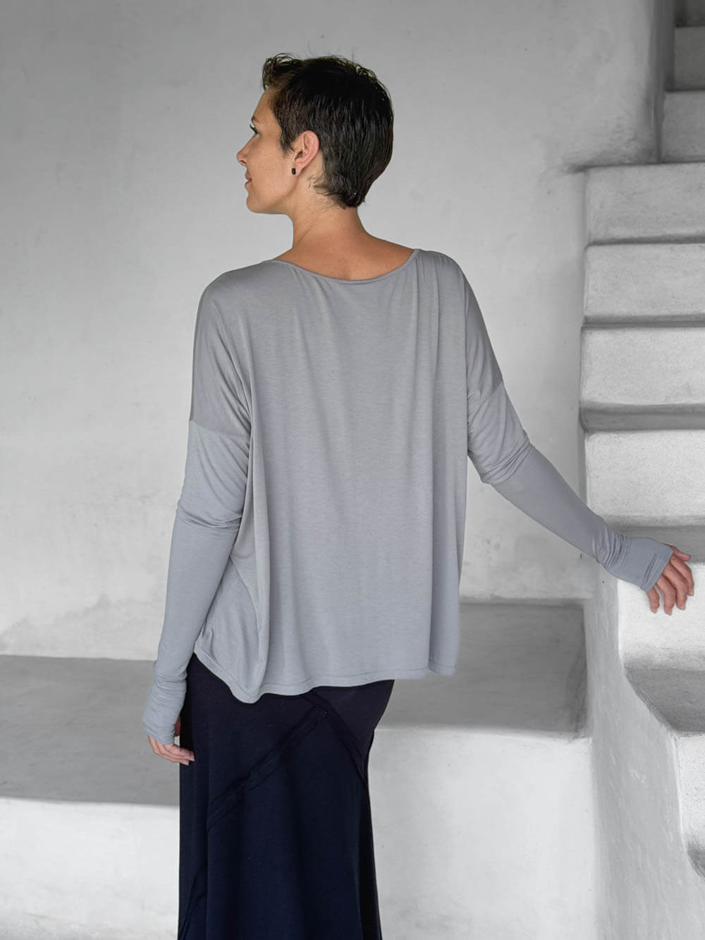 women's light gray relaxed fit jersey long sleeve top #color_stone