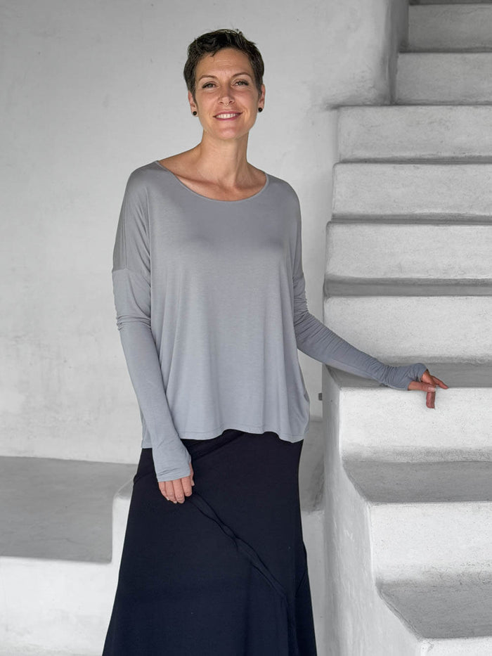 women's light gray relaxed fit jersey long sleeve top #color_stone