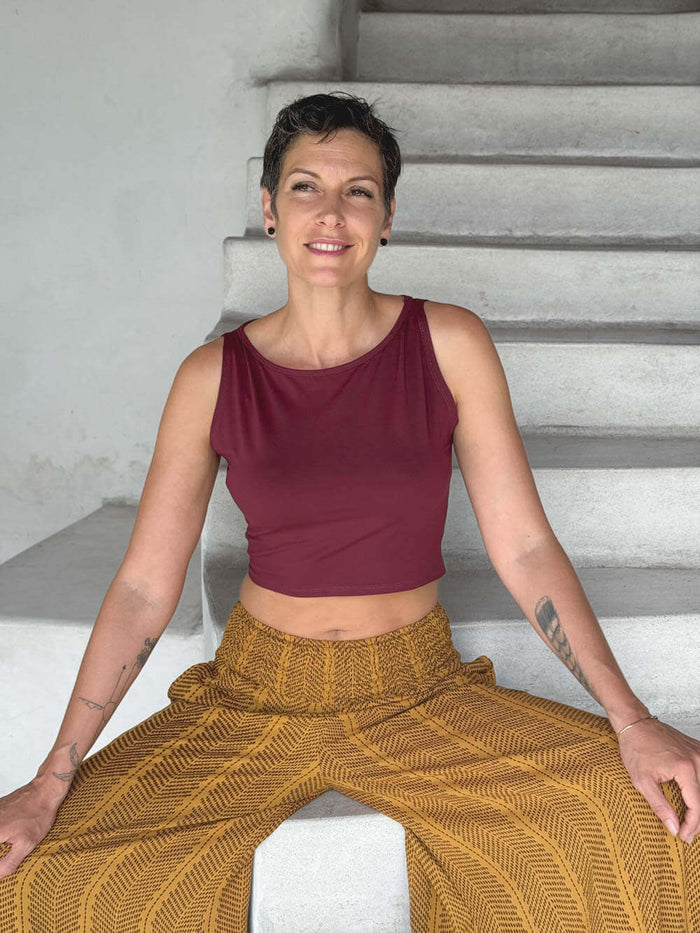 caraucci plant-based fitted maroon boatneck crop top #color_wine