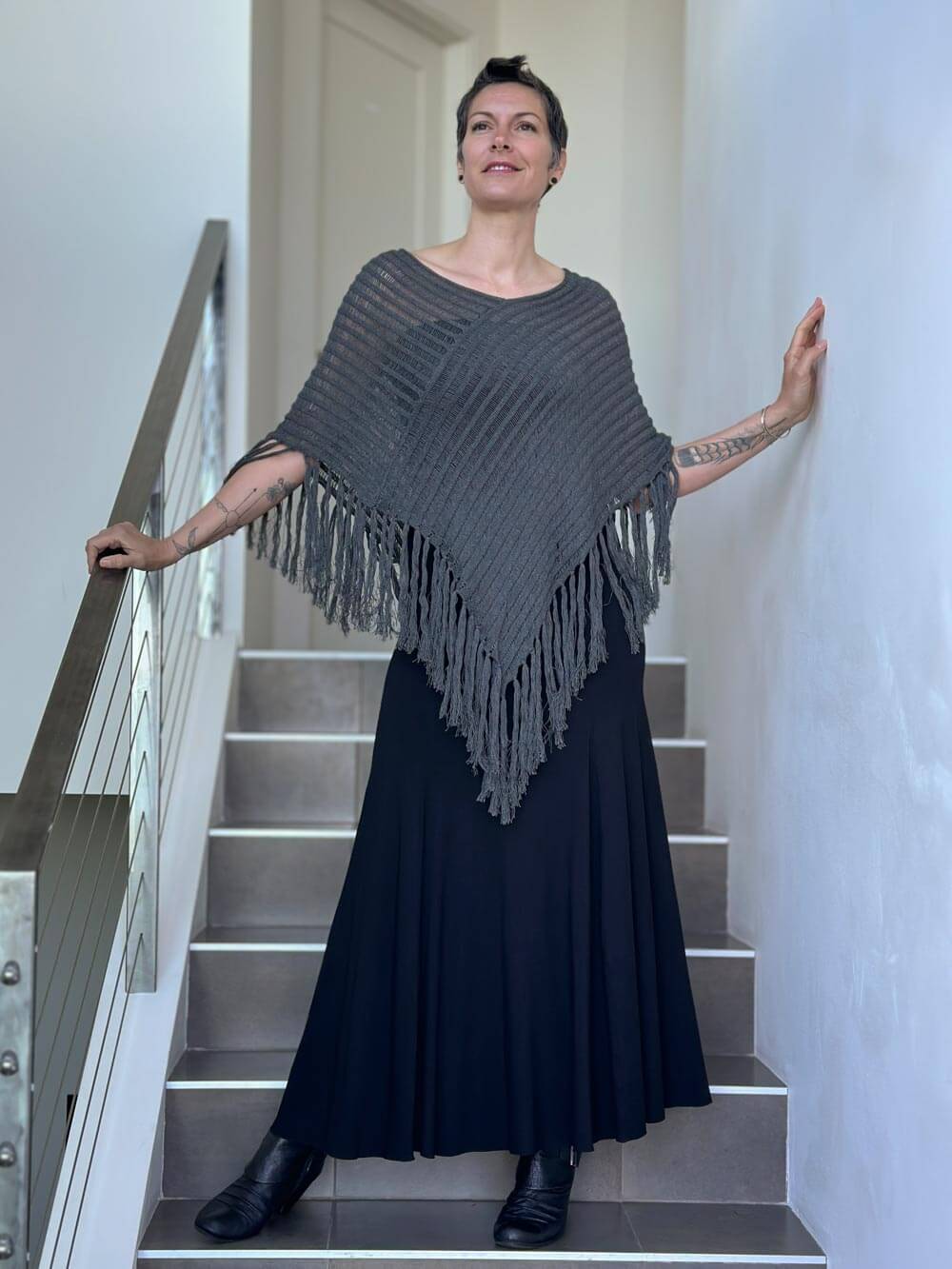 caraucci gray hand-knit cotton fringe poncho #color_charcoal