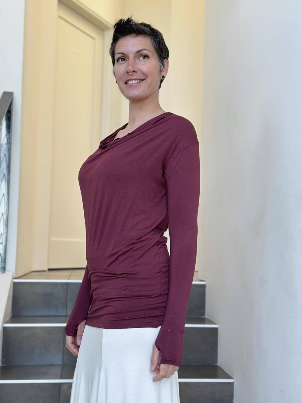 caraucci women's plant based rayon jersey lightweight long sleeve maroon top with thumbholes #color_wine