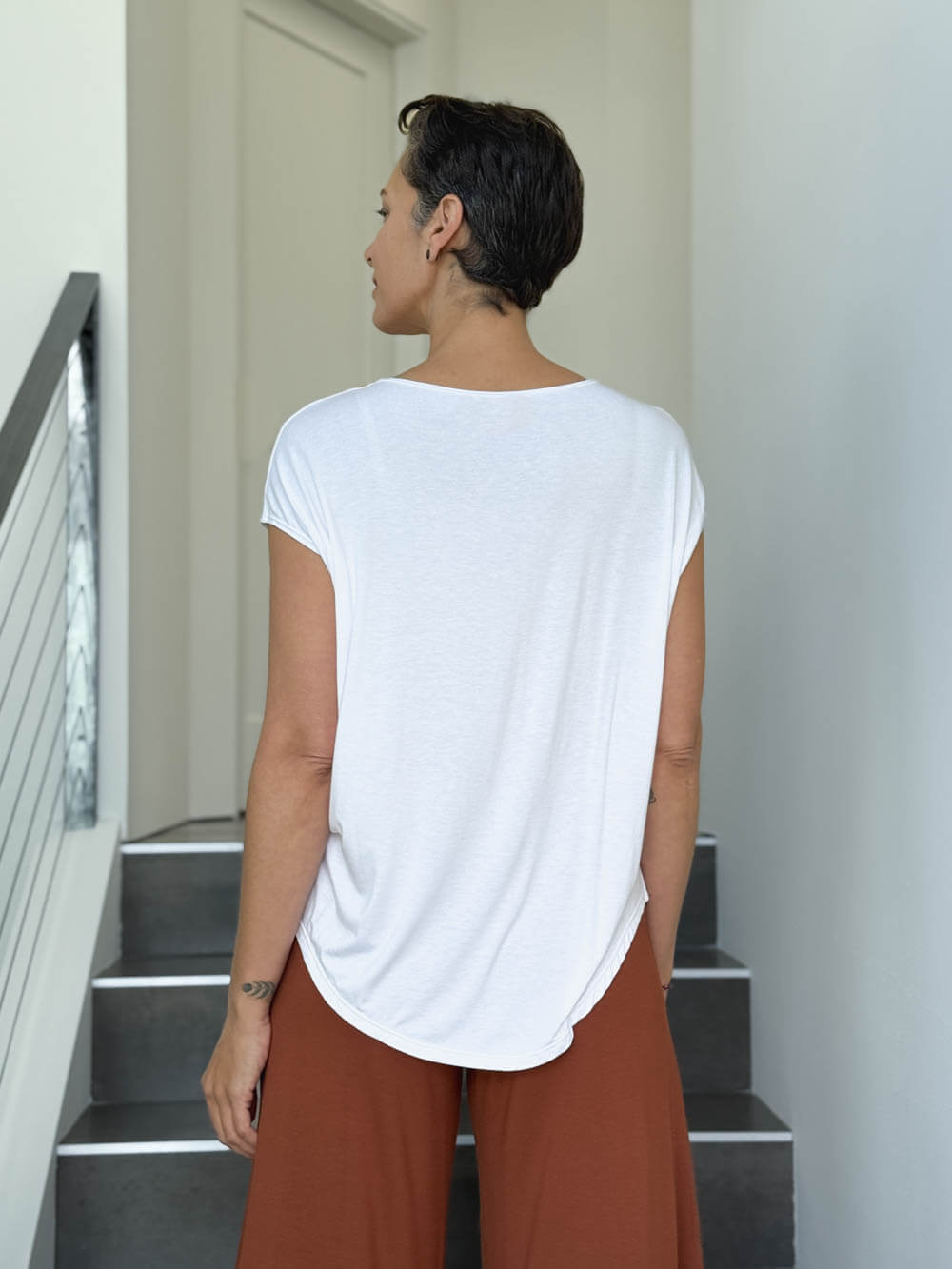 caraucci plant-based rayon jersey lightweight white unstructured cap sleeve tee #color_white
