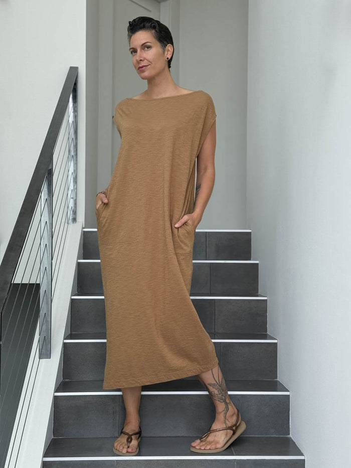 caraucci loose fit camel cotton dress with pockets #color_camel