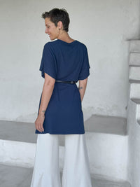 caraucci oversized women's navy blue v-neck short sleeve tunic #color_navy