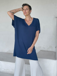 caraucci oversized women's navy blue v-neck short sleeve tunic #color_navy