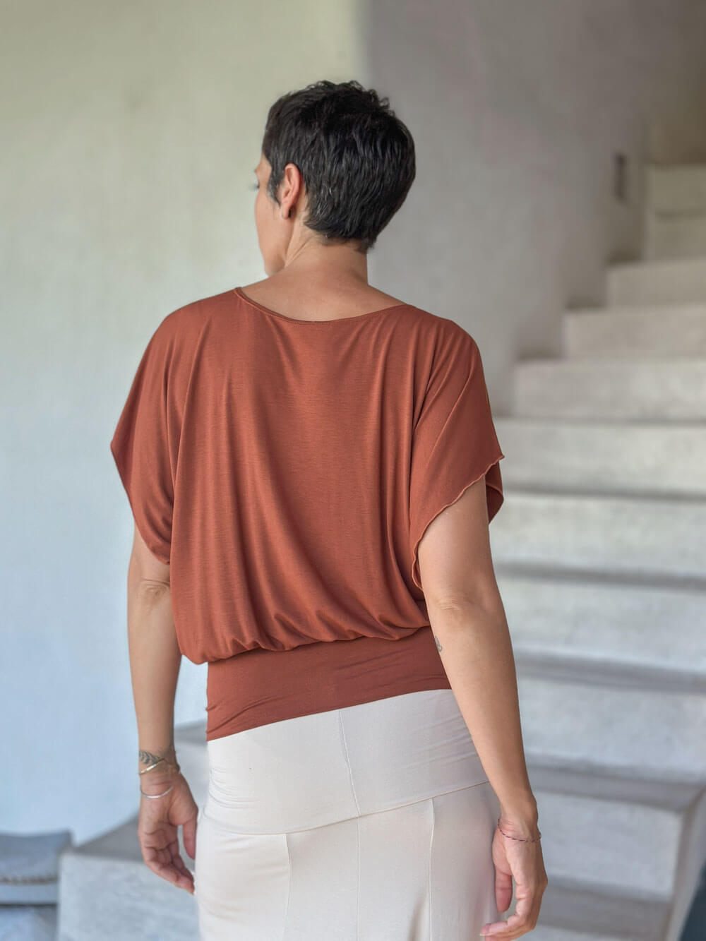 caraucci women's rust lightweight short sleeve loose fit top #color_copper