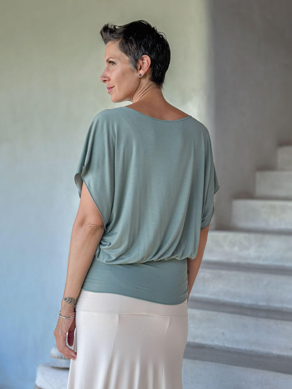 caraucci women's sage green lightweight short sleeve loose fit top #color_moss