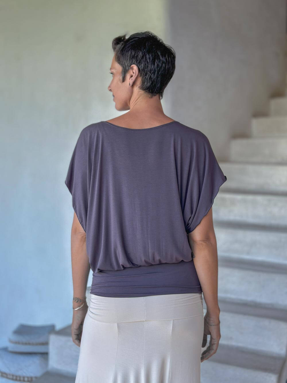 caraucci women's steel grey lightweight short sleeve loose fit top #color_steel