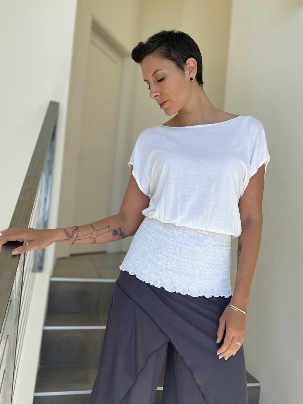 Mara Smocked Waist Loose Top | Women's Jersey Tops – CARAUCCI