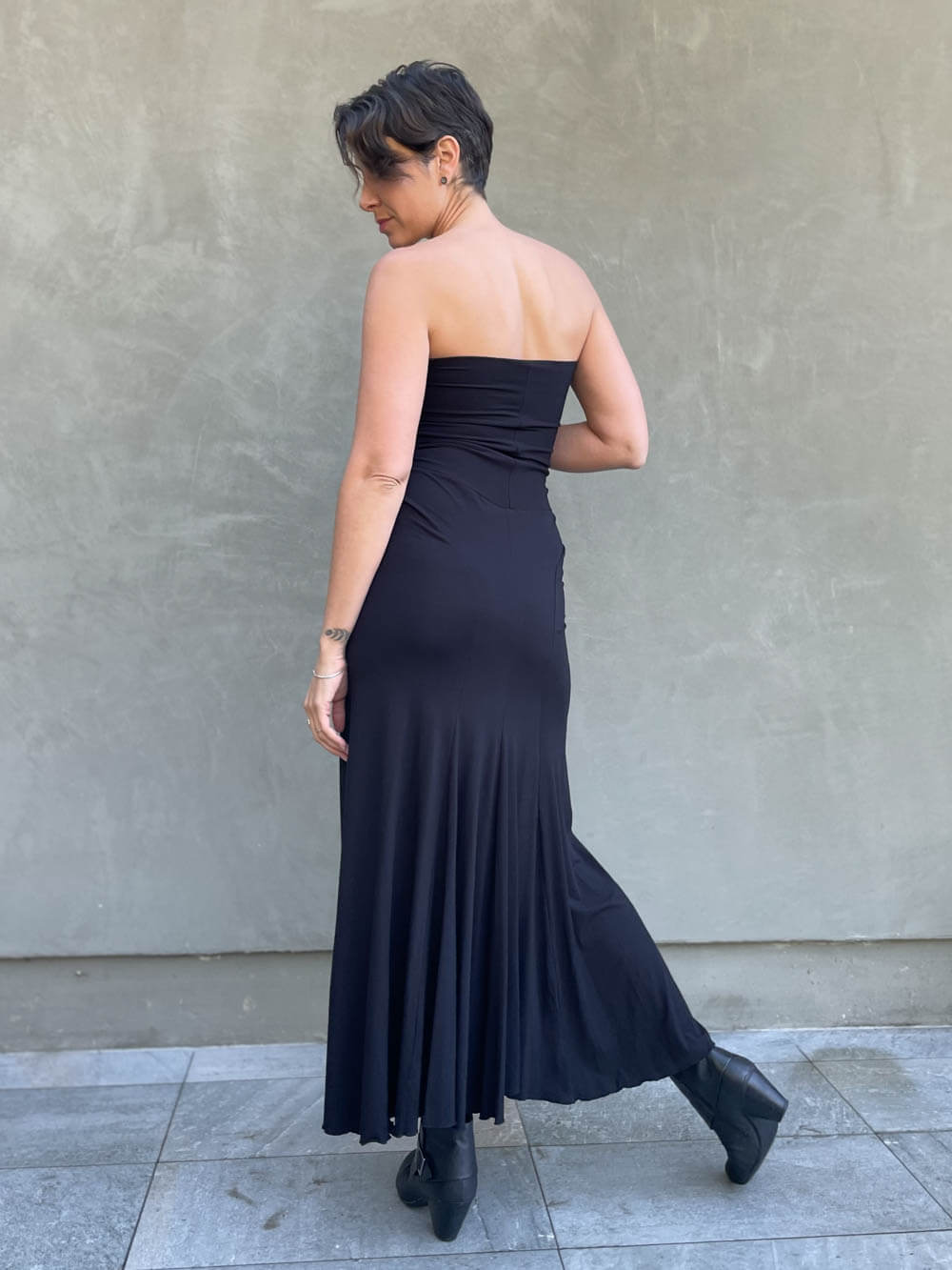 women's plant based rayon jersey stretchy black hourglass convertible maxi skirt and dress #color_black