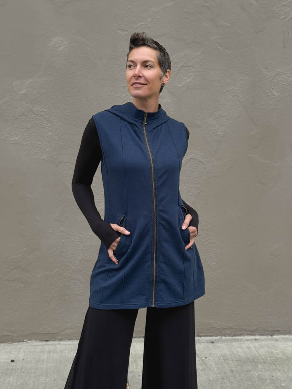 caraucci navy blue bamboo fleece hooded zipper vest with pockets #color_navy