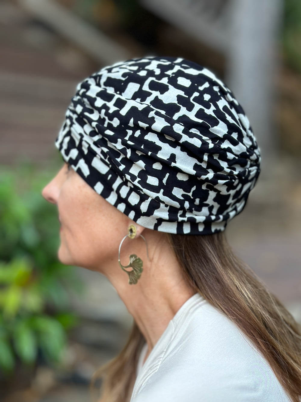 Abstract Print Twist Hat