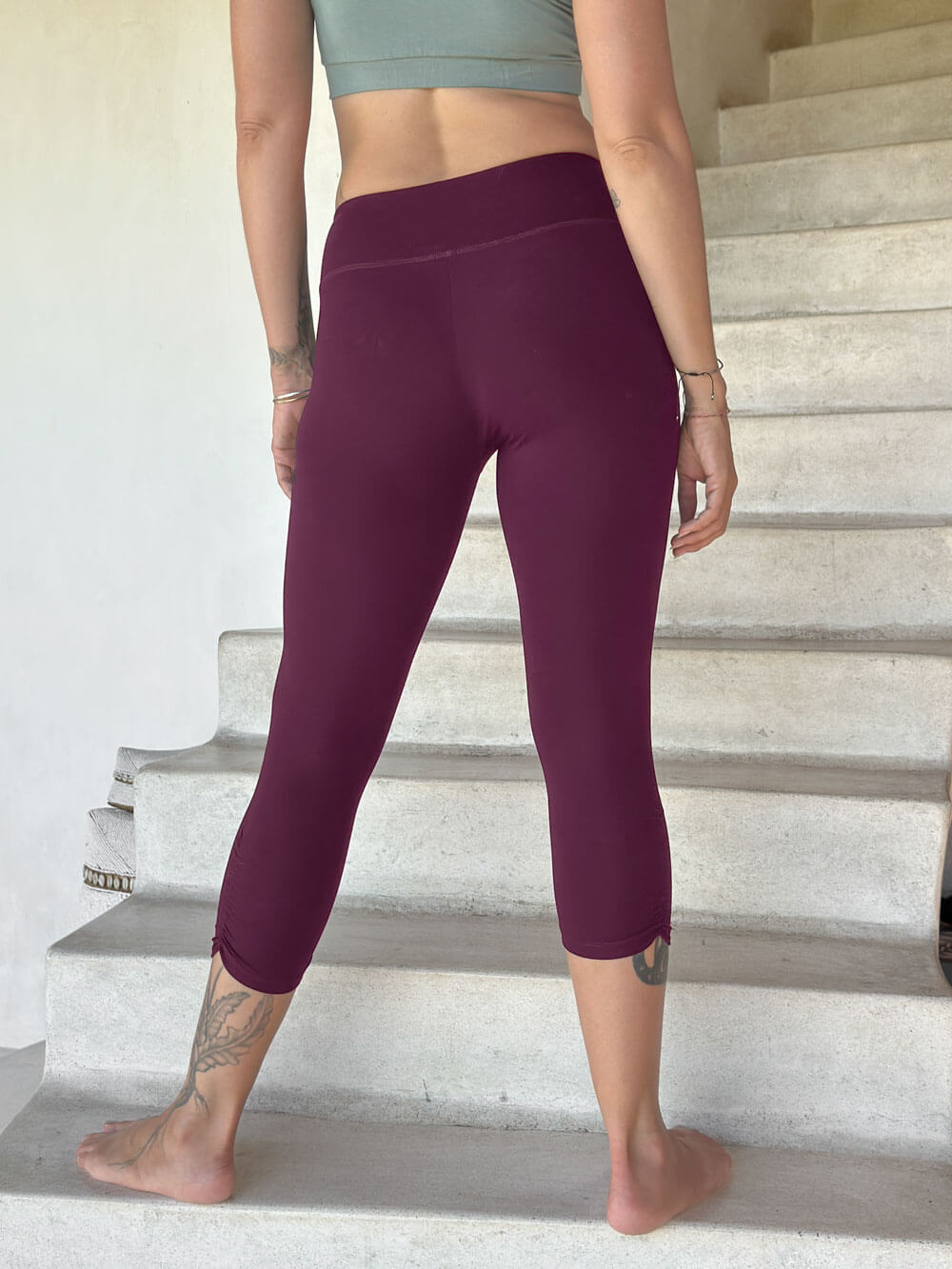 caraucci bamboo spandex capri length purple leggings #color_jam