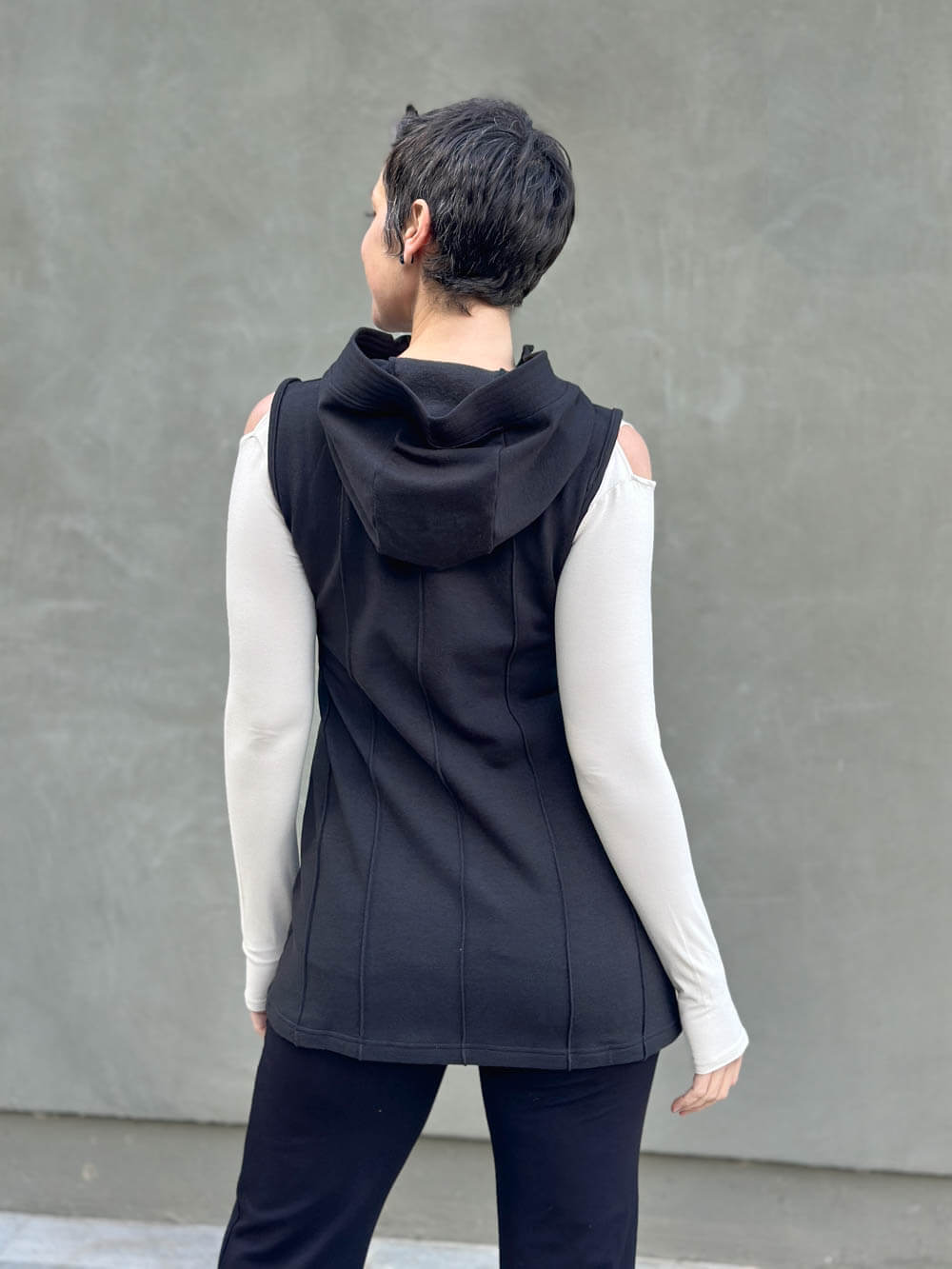 caraucci black bamboo fleece hooded zipper vest with pockets #color_black