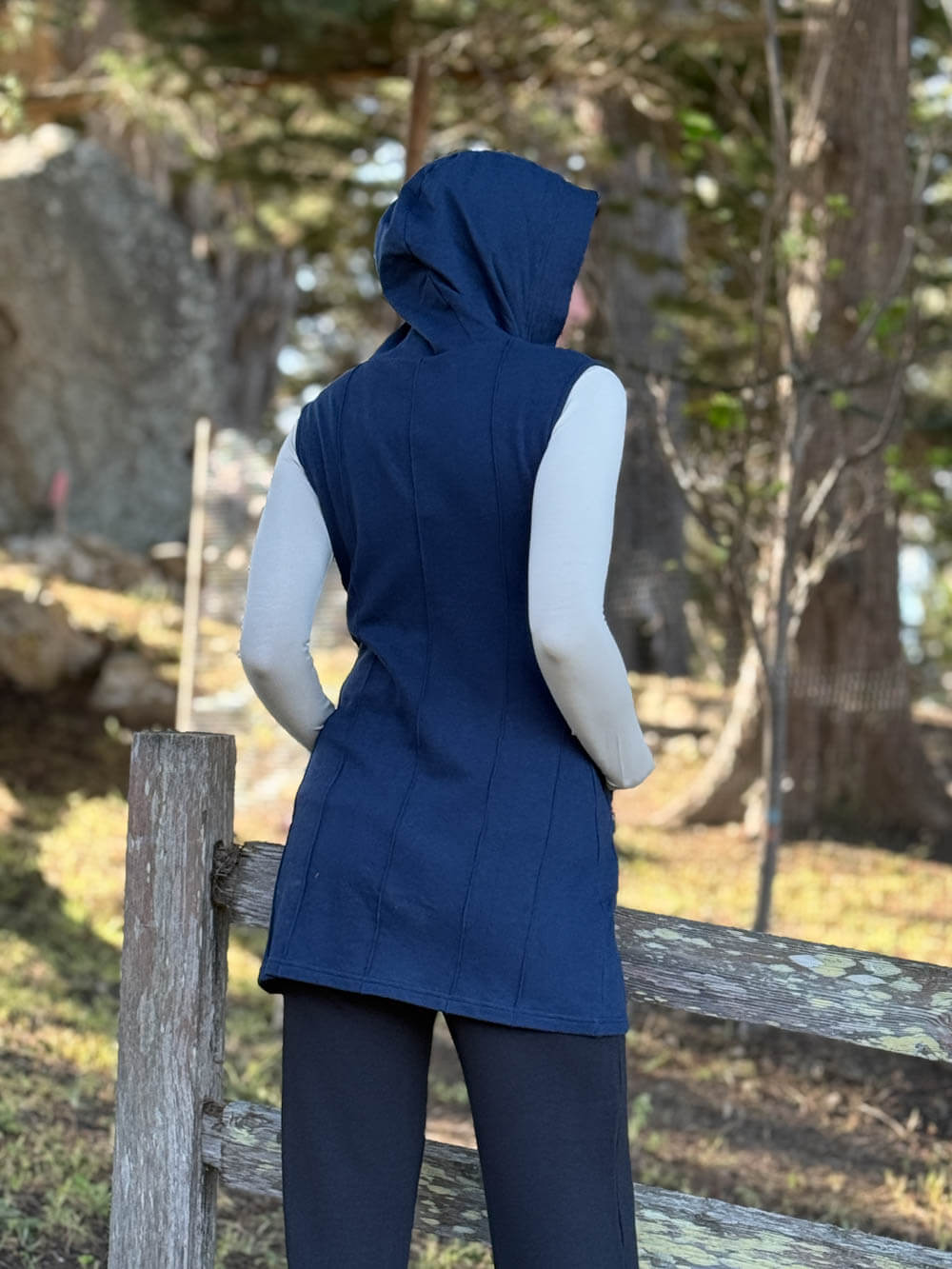 Women's Bamboo Fleece Midi Vest | Hooded Zip Vest | CARAUCCI