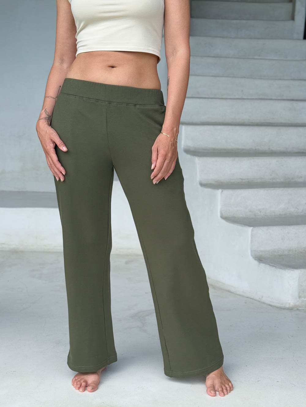 caraucci bamboo fleece olive green pocket sweatpants #color_forest