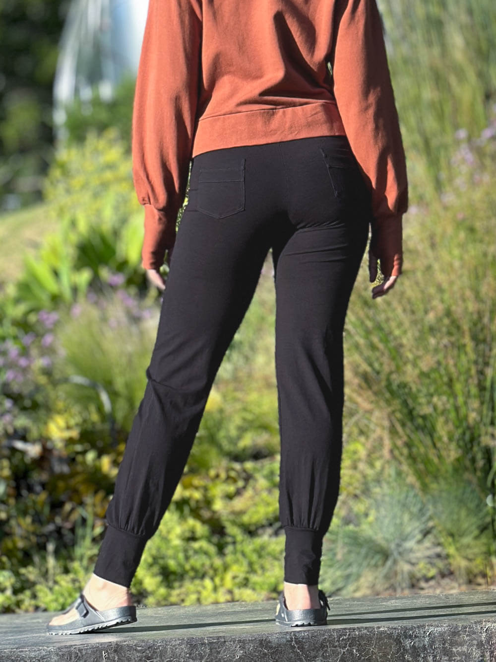 women's bamboo spandex black jogger pants with two front pockets #color_black