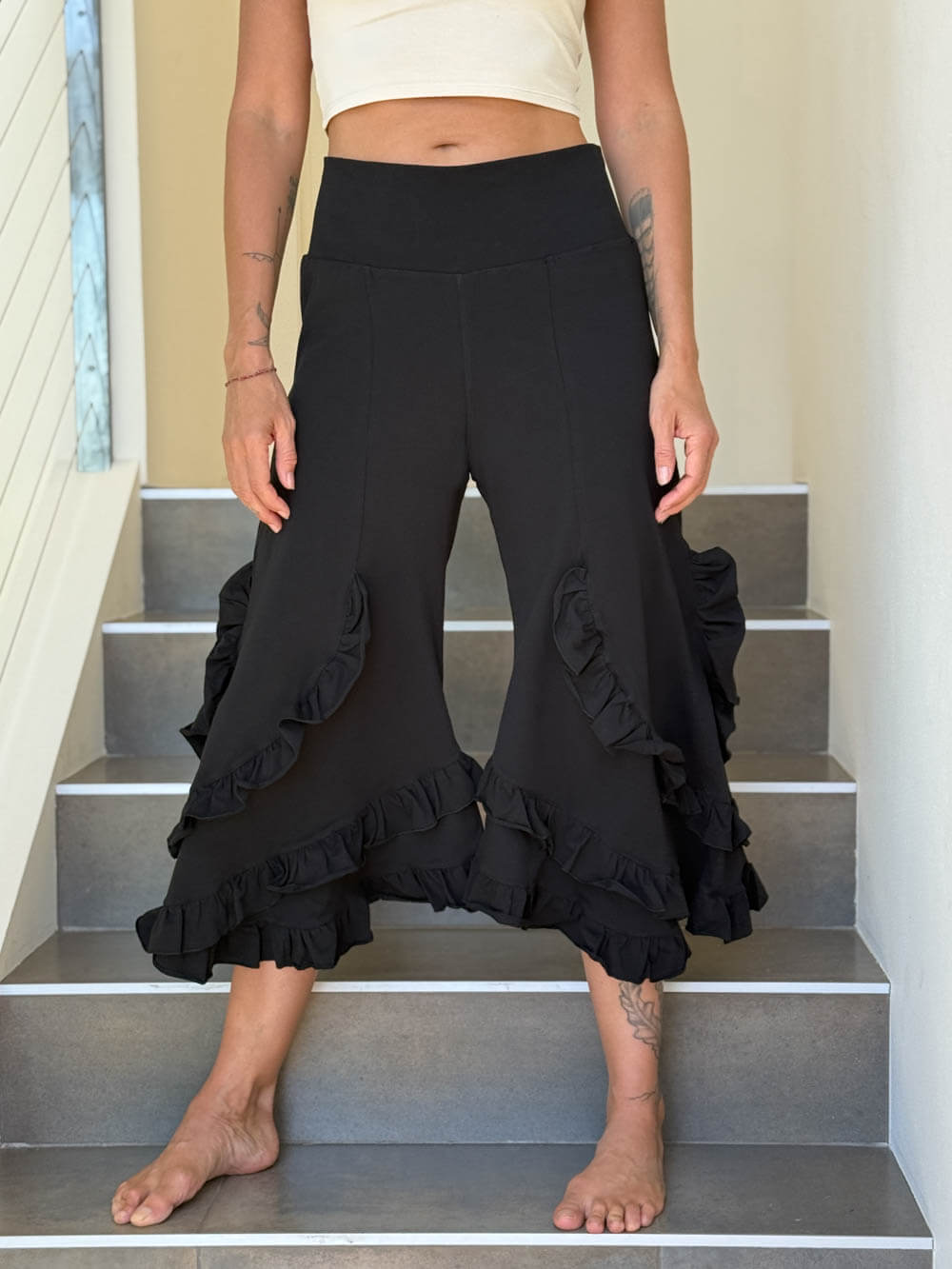 caraucci women's cotton lycra stretchy black ruffle bloomer pants #color_black