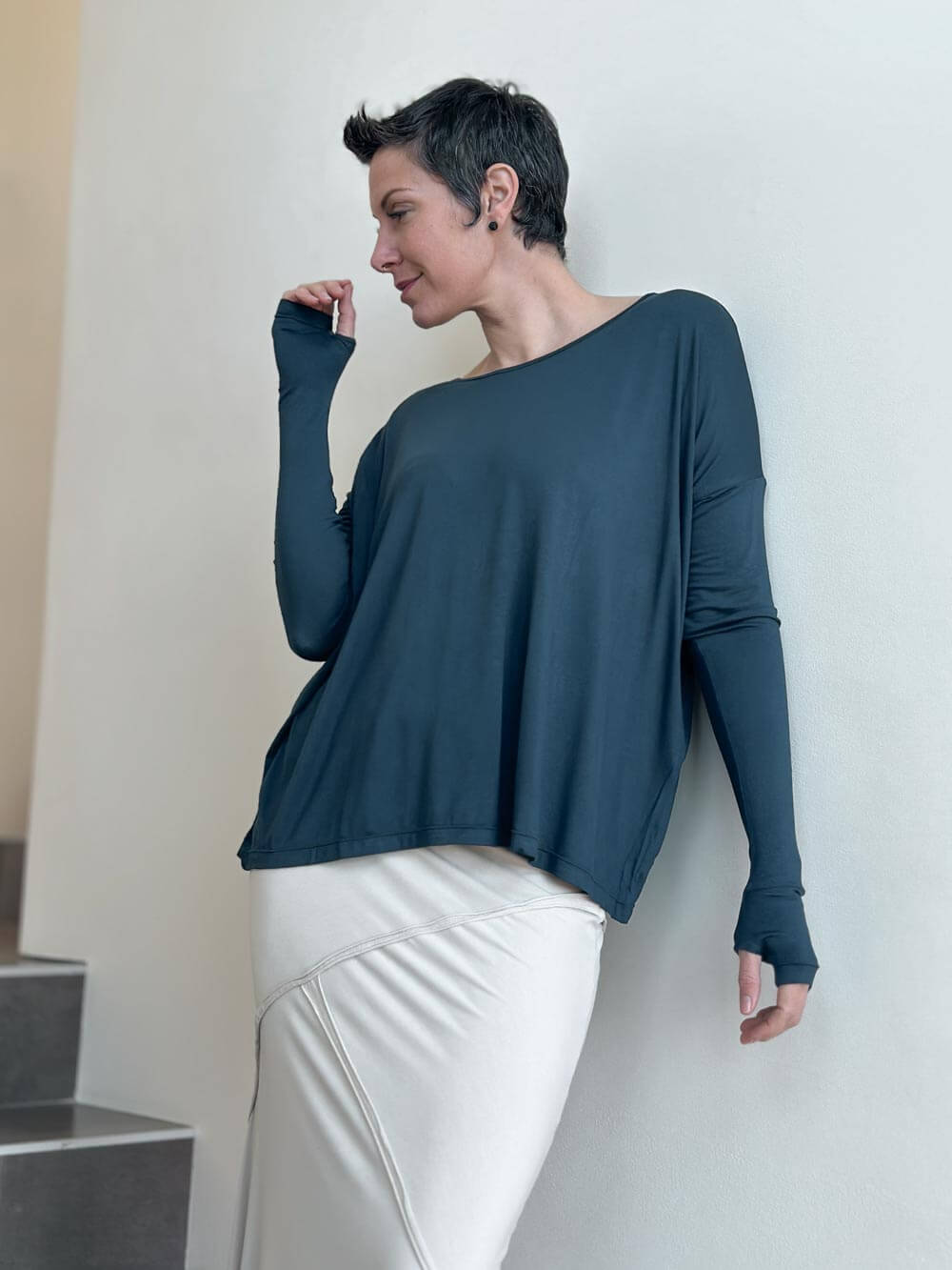 women's plant-based teal blue relaxed fit jersey long sleeve top #color_teal