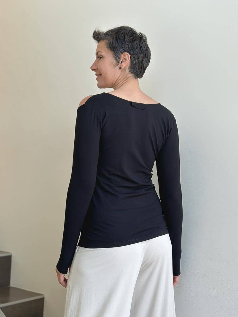 caraucci black long sleeve cold shoulder top with thumbholes #color_black