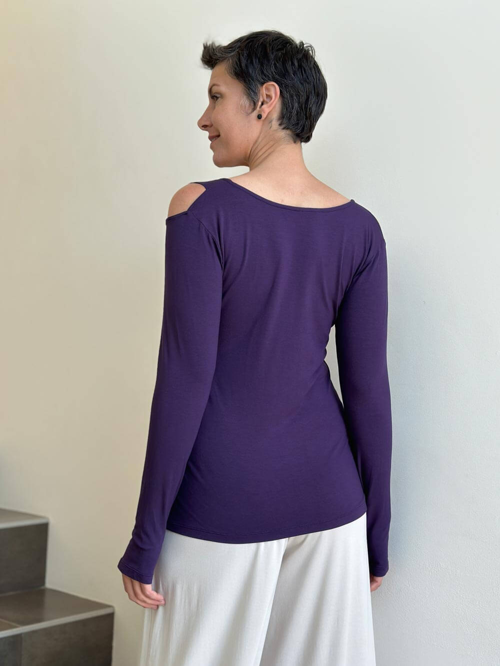 caraucci purple long sleeve cold shoulder top with thumbholes #color_plum