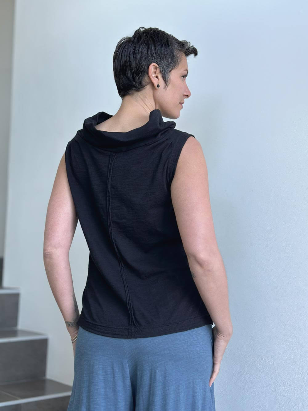売れ筋商品|||ダナ キャラン ニューヨーク カットソー トップス レディース Women's Cowlneck Camisole Top, Regular & Petite Sizes Black/aprct Multi Paneled Cowl Neck Top | Pullover | Donna Karan