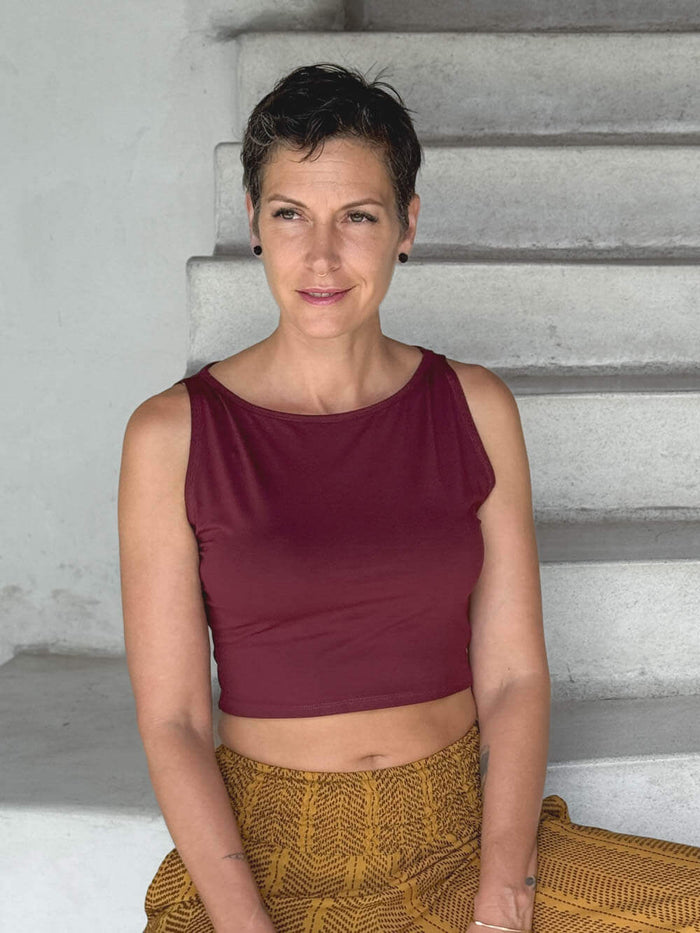 caraucci plant-based fitted maroon boatneck crop top #color_wine