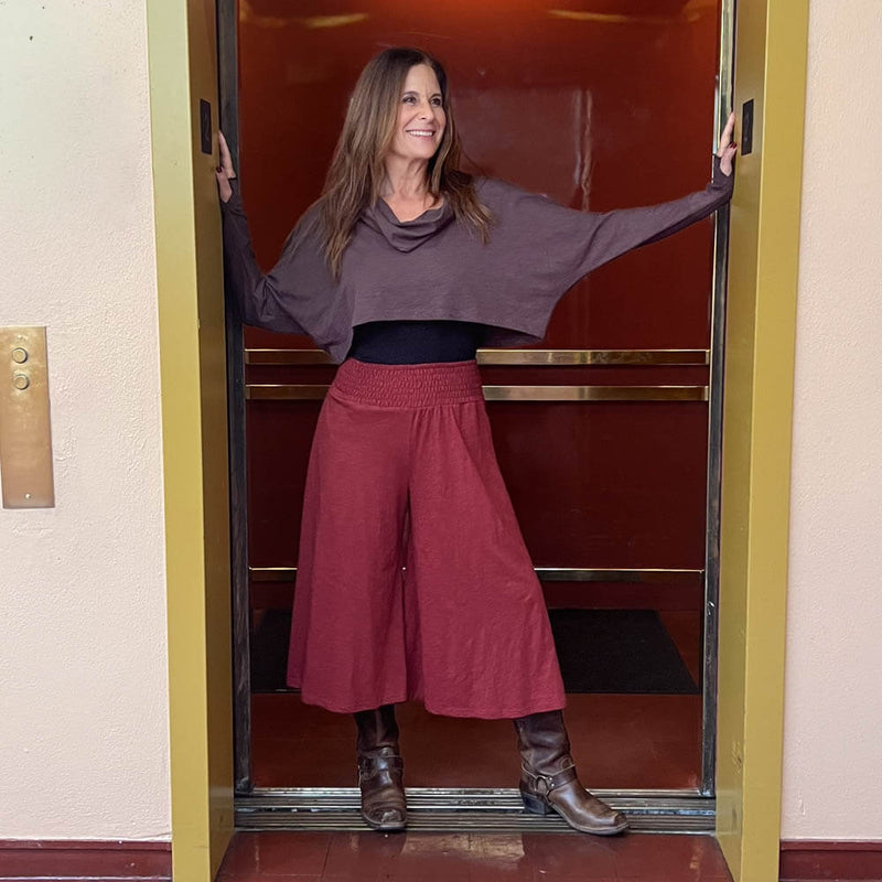 caraucci wide leg flare crimson maroon cotton culotte pants with pockets #color_crimson