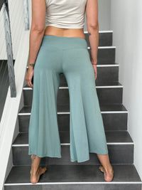 caraucci women's moss green wide leg cropped flare pants #color_moss
