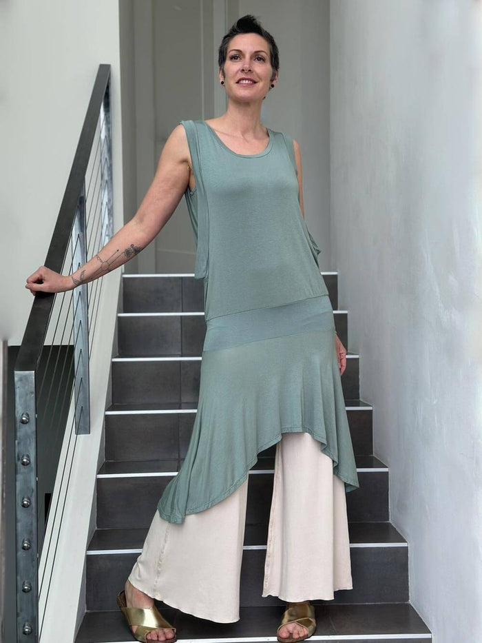 caraucci sage green drop-waisted flapper dress #color_moss