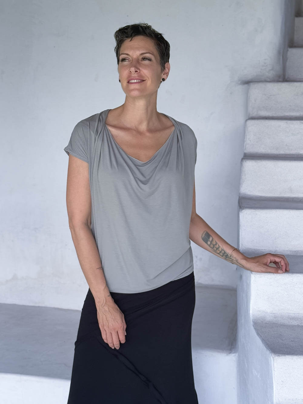 AMERI GLOSSY FLOW TEE WITH SKIRT ¥25,300 Women's Relaxed Flow Tee | Lightweight Rayon Jersey Top | CARAUCCI