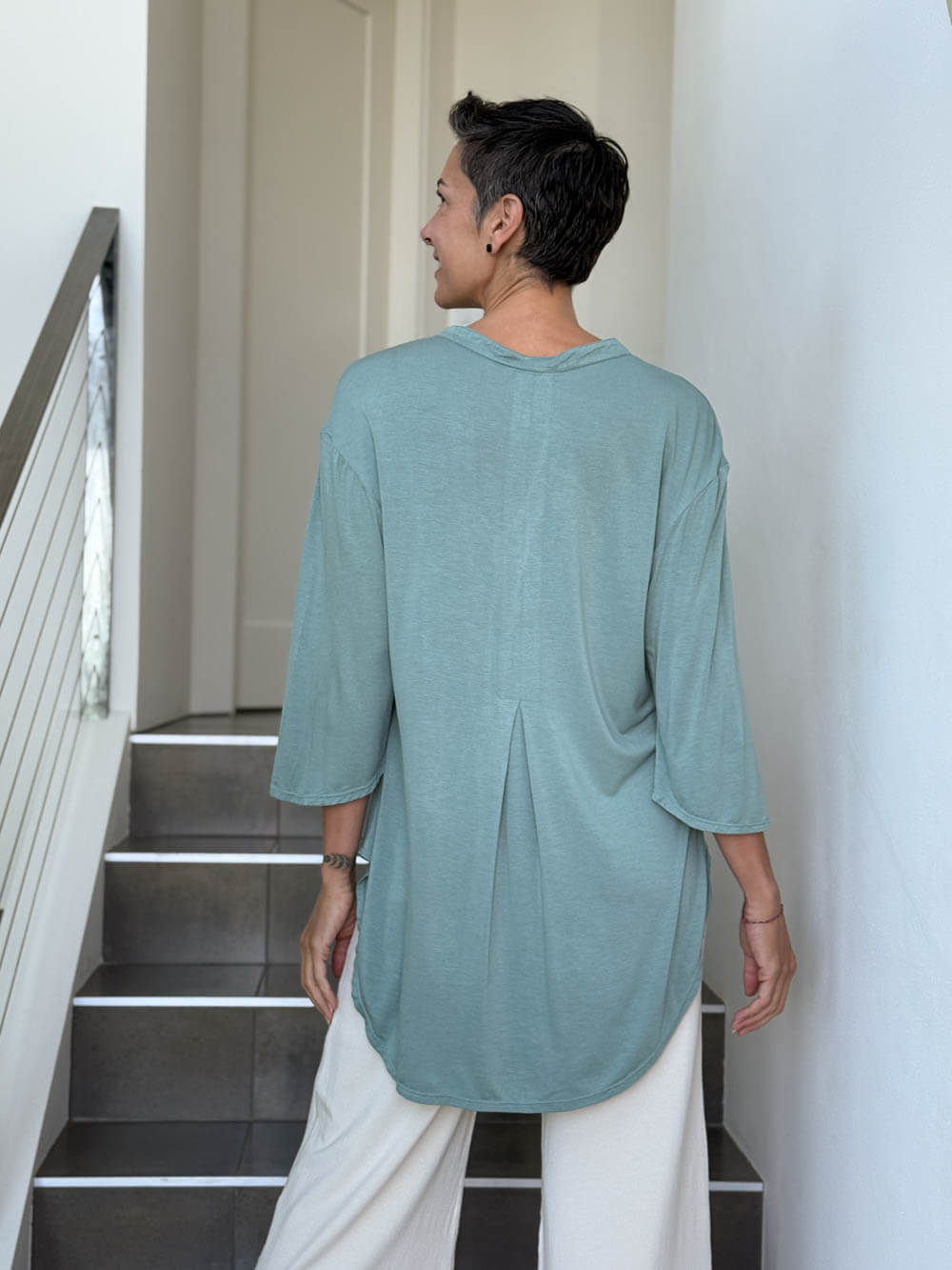caraucci women's lightweight rayon jersey v-neck loose fit 3/4 sleeve sage green kurta tunic #color_moss
