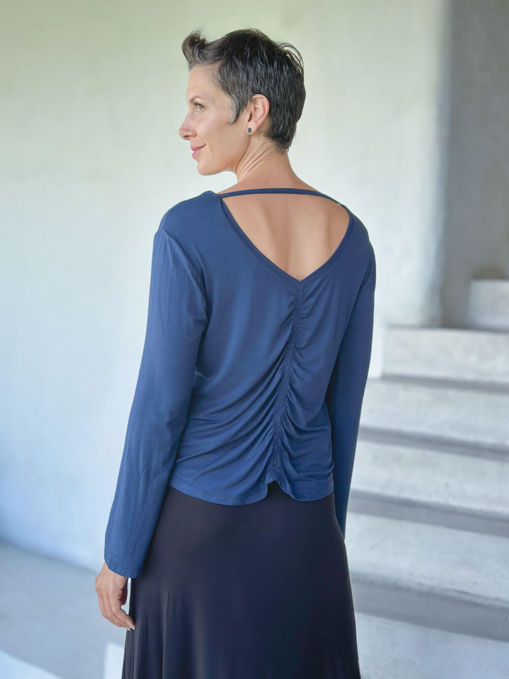 caraucci reversible navy blue ruched long sleeve top #color_navy