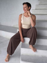 caraucci cocoa brown smocked waist cotton jogger pants with side pockets #color_cocoa