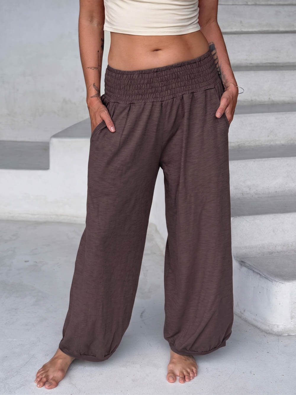 caraucci cocoa brown smocked waist cotton jogger pants with side pockets #color_cocoa