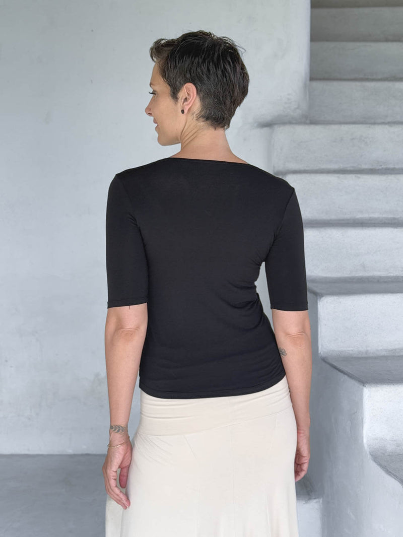 caraucci jersey round neck fitted short sleeve black top #color_black