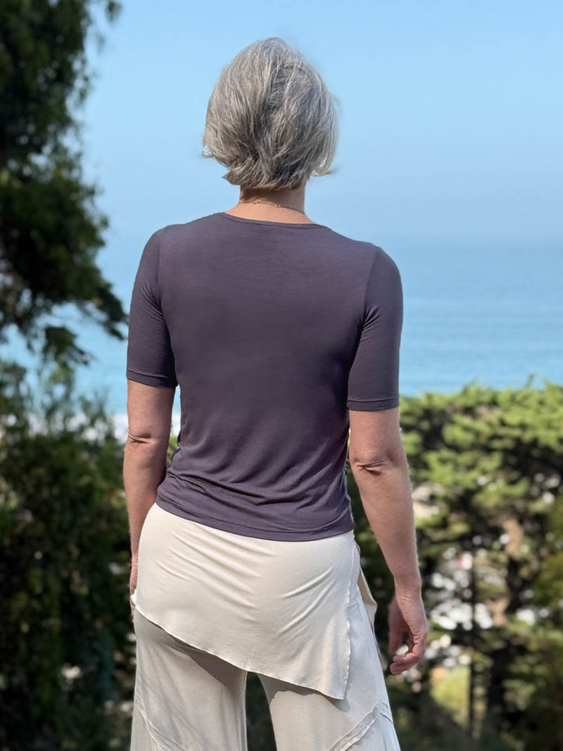 caraucci jersey round neck fitted short sleeve steel gray top back view #color_steel