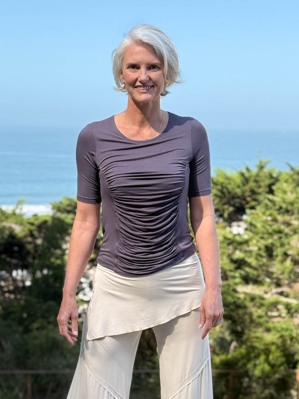 caraucci jersey round neck fitted short sleeve steel gray top #color_steel