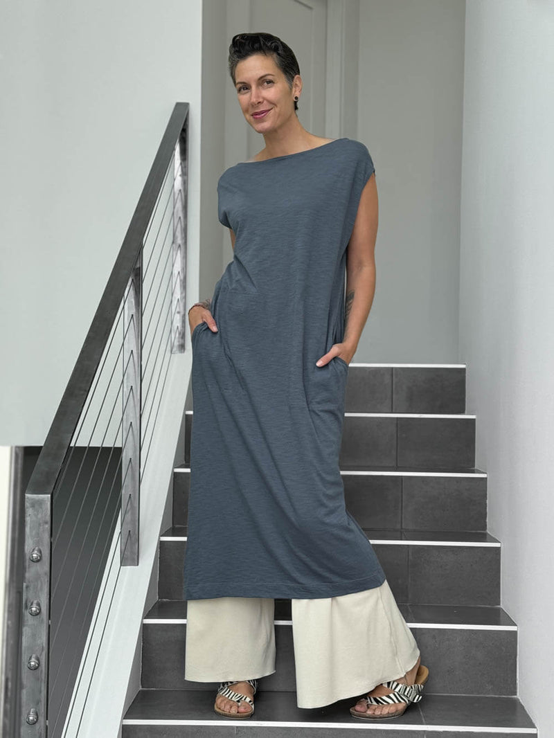 caraucci loose fit gray cotton dress with pockets with pants #color_carbon