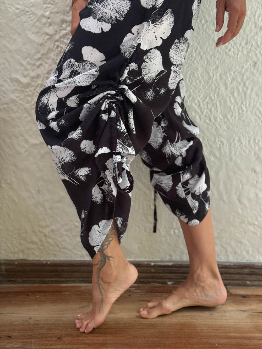 Black Ginkgo Ruched Pant