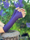 women's plant based rayon jersey stretchy reversible gold printed purple fingerless gloves #color_plum