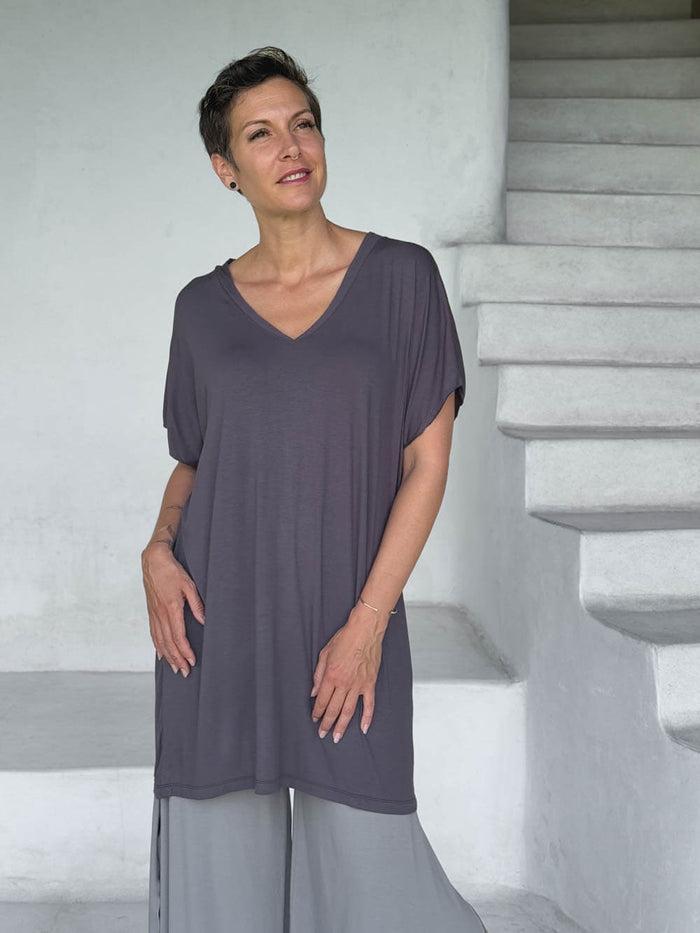 caraucci oversized women's gray v-neck short sleeve tunic #color_steel