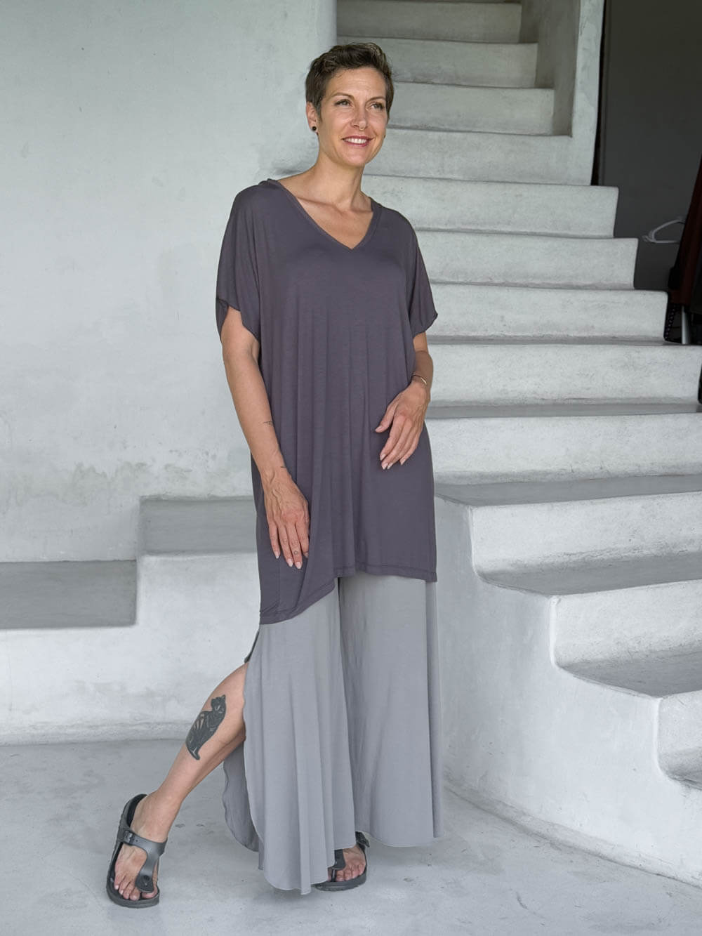 caraucci oversized women's gray v-neck short sleeve tunic #color_steel