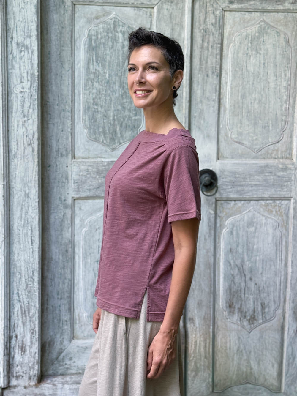 caraucci cotton soft mauve bateau tee with relaxed fit and folded neckline #color_mangosteen